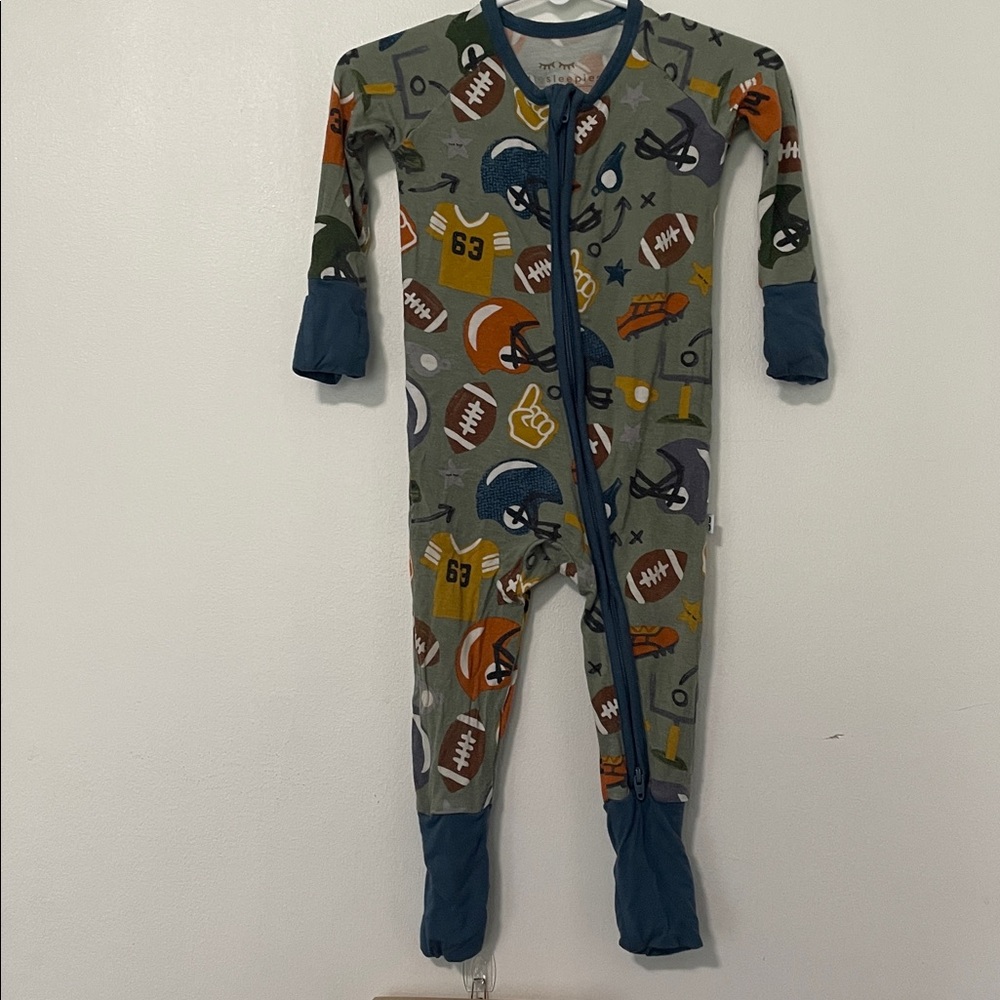 Little Sleepies 3-6 month zippy
Touchdown Time pattern